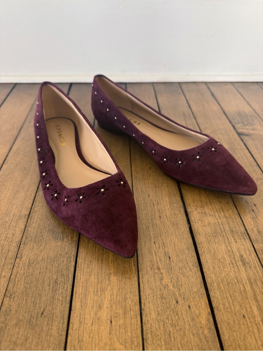 Coach Joane Lux Suede Flower Studded Pointed Toe Ballet Flats Burgundy 8.5